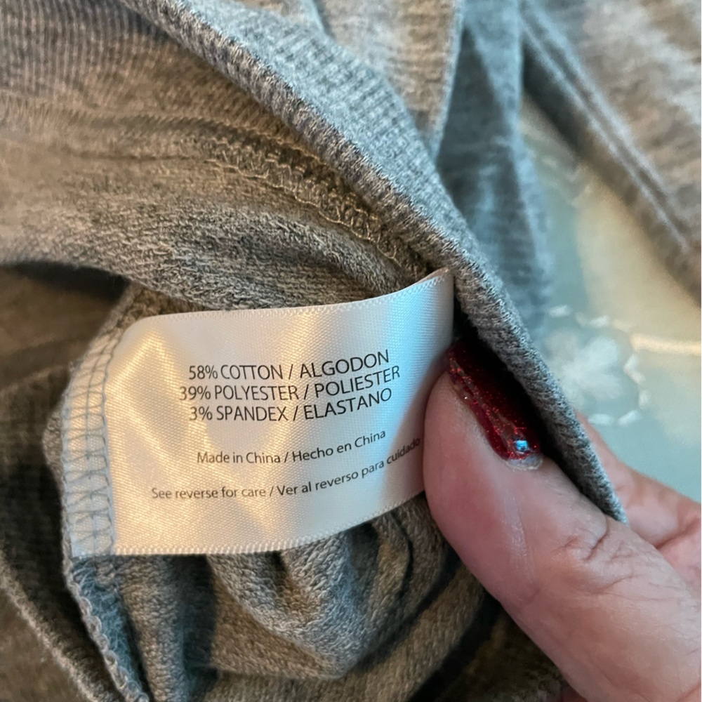 Wildfox Gray Sweatshirt with 'Pour Favor' Design - Picture 11 of 11